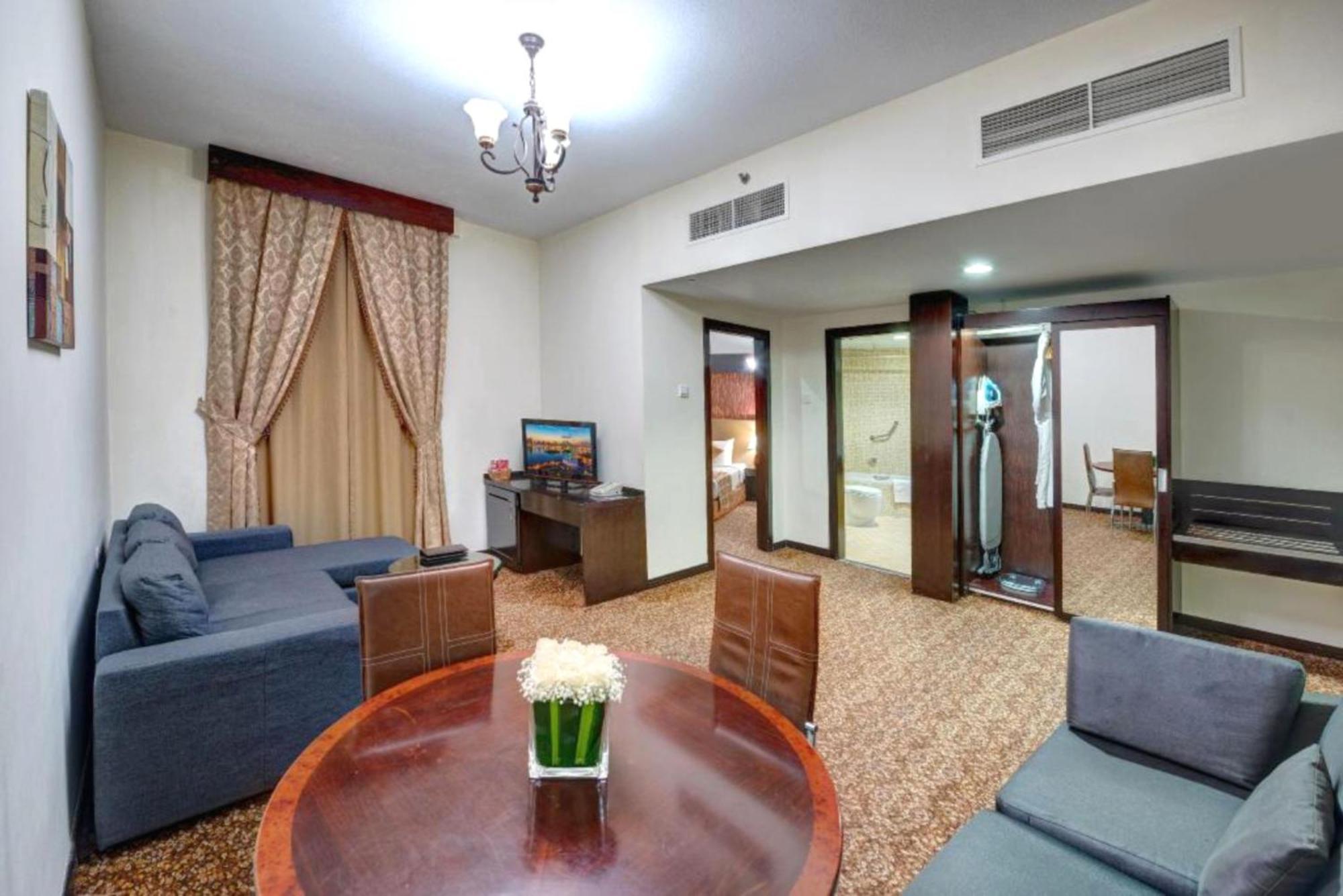 שארג'ה Aryana Hotel מראה חיצוני תמונה