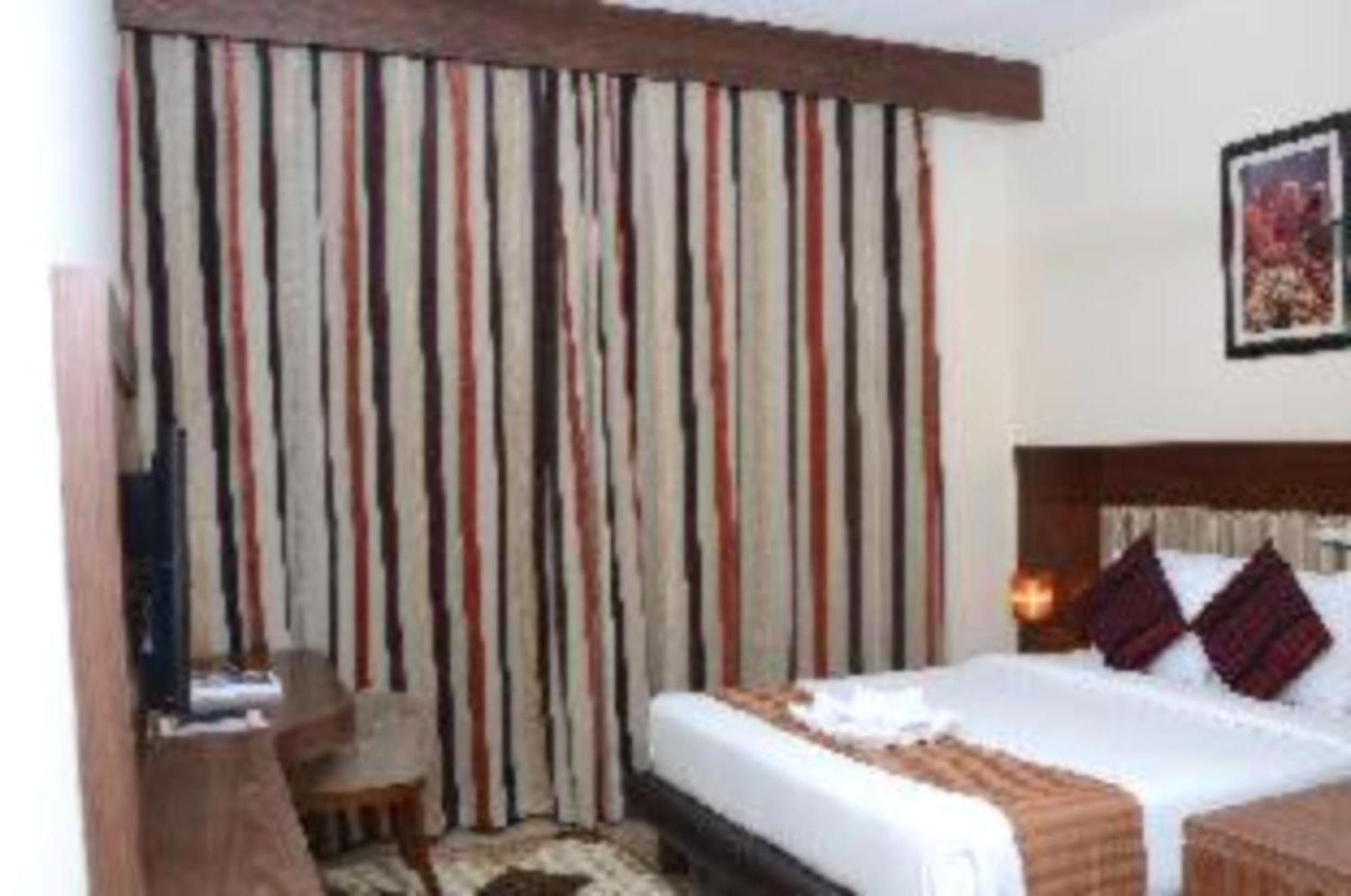 שארג'ה Aryana Hotel מראה חיצוני תמונה