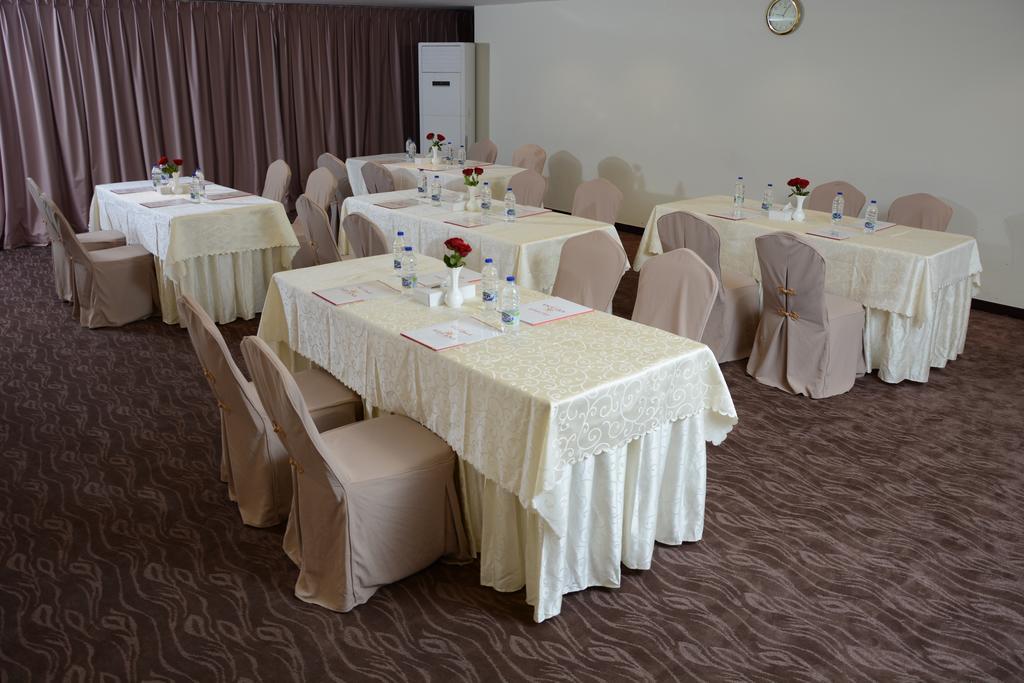 שארג'ה Aryana Hotel מראה חיצוני תמונה